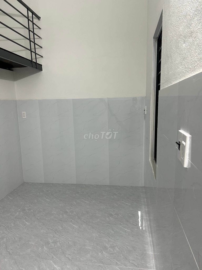 New room with mezzanine and private bath on Lê Như Hổ — photo 2