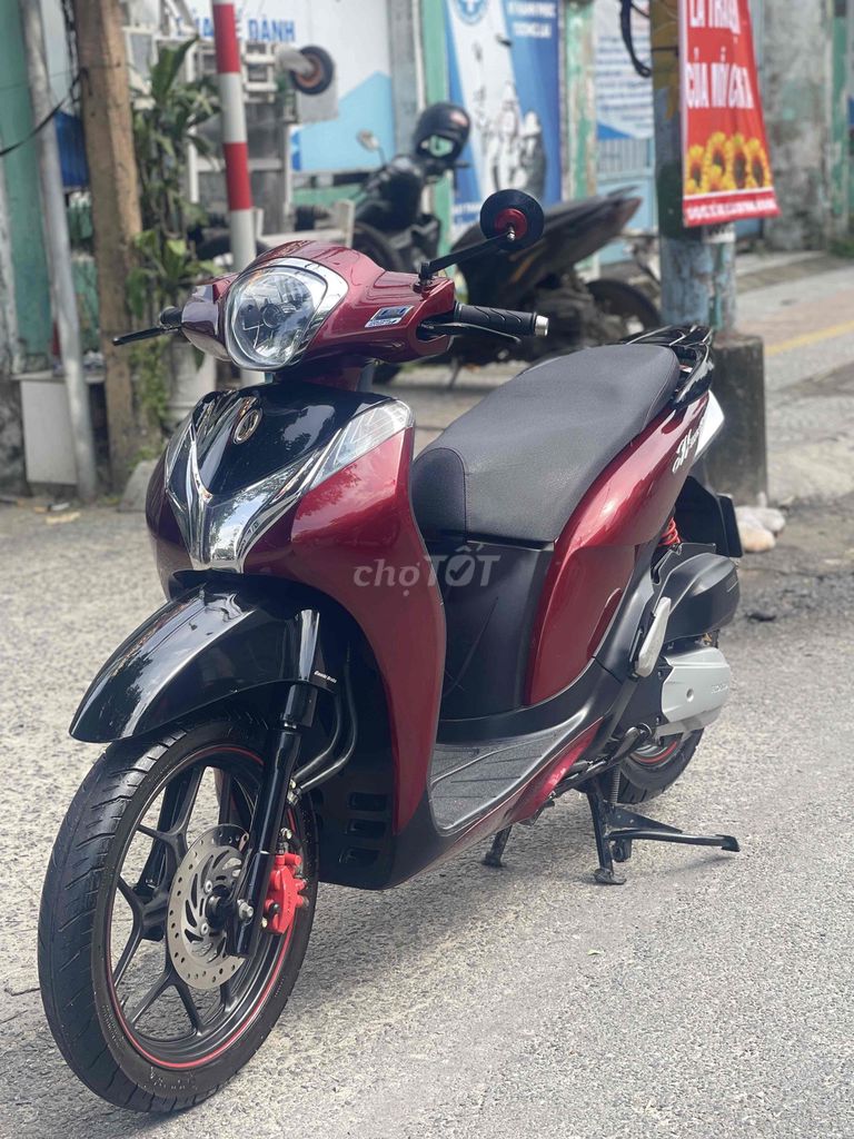 Honda SH Mode 2018 Đỏ Đen. Mua bán Xe máy tại Quận Thanh Khê Đà Nẵng được đăng bởi Song Vo hình 5