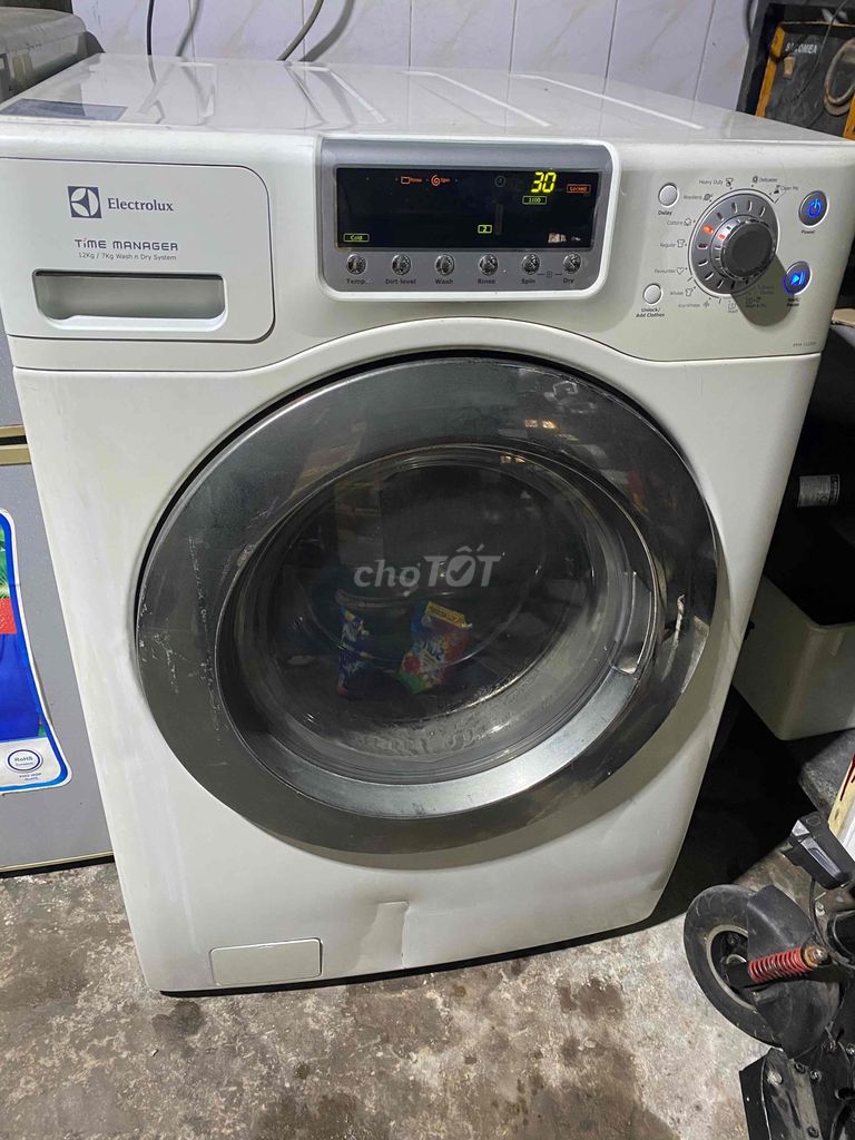 Máy giặt  sấy Electrolux cửa ngang 12 kg