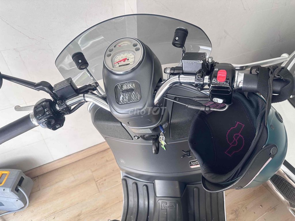 Piaggio Vespa 300cc Xám 3838km. Mua bán Xe máy tại Quận Tân Phú Tp Hồ Chí Minh được đăng bởi Lehuyen Nguyen hình 3