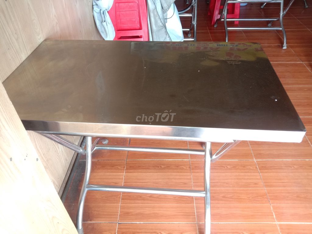 Thanh lý Bàn ăn Inox Bạc Rất mới. Mua bán Bàn ghế tại Thành phố Đà Lạt Lâm Đồng được đăng bởi Huệ hình 1