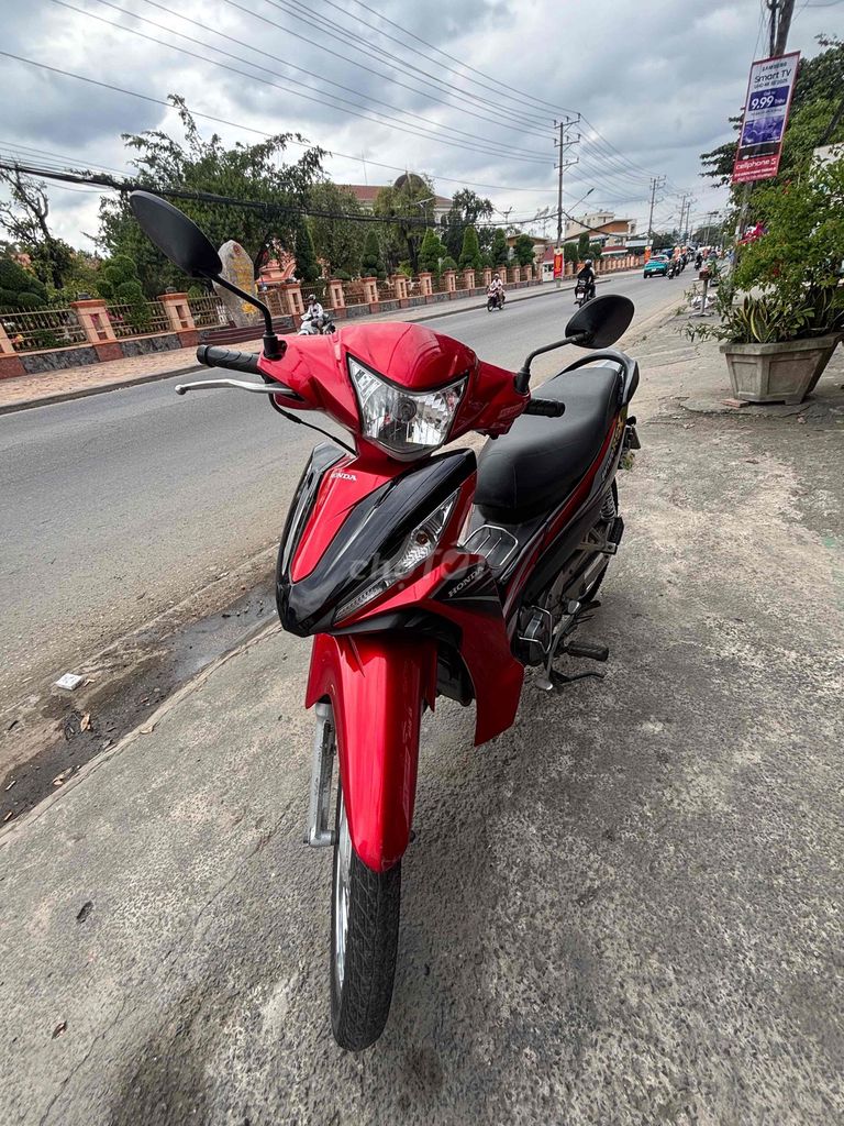 Honda Wave RSX màu Đỏ đen. Mua bán Xe máy tại Quận Bình Thuỷ Cần Thơ được đăng bởi Kim Chiến hình 2
