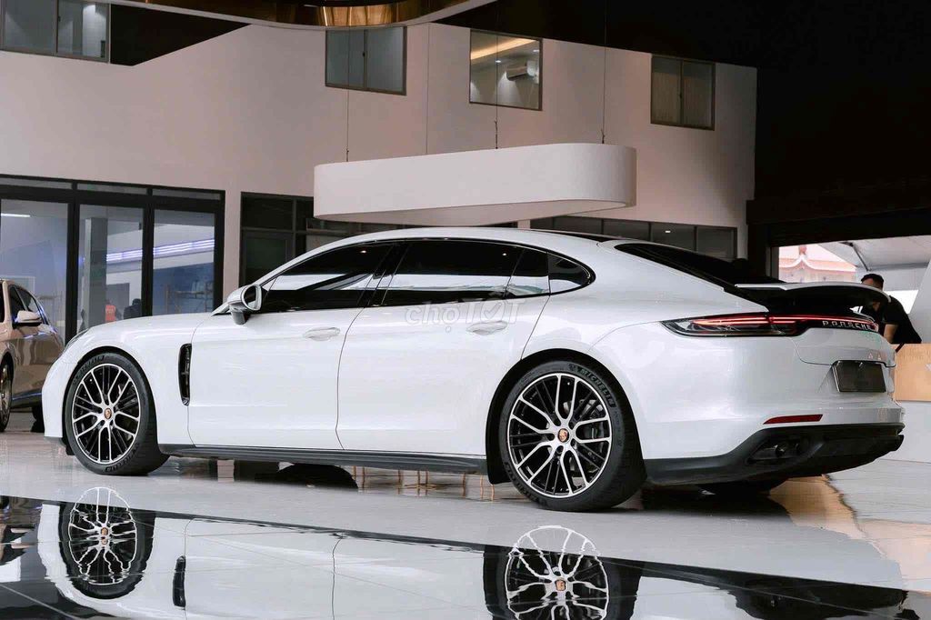 Porsche Panamera 4 Executive 2020 Белый-Коричневый