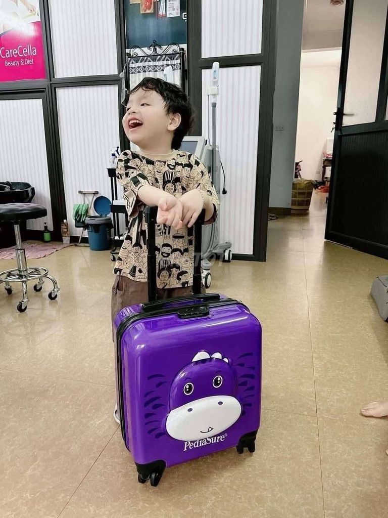 Vali du lịch Pediasure 18 inch. Mua bán Túi xách tại Quận 7 Tp Hồ Chí Minh được đăng bởi thuy an hình 1