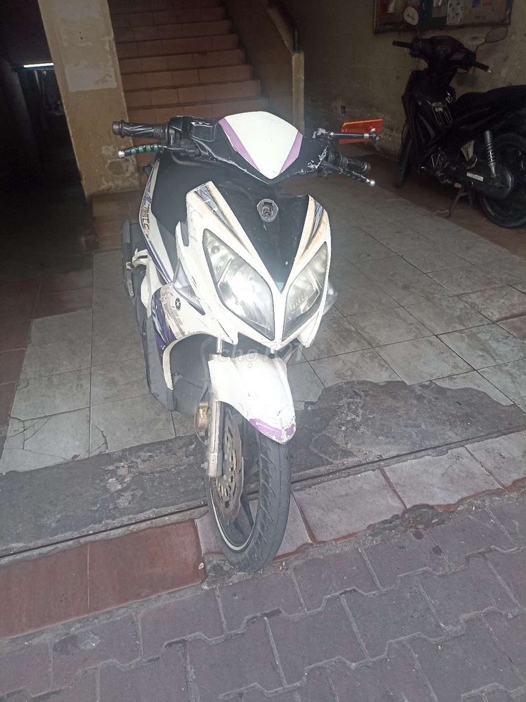Yamaha Nouvo LX 2010 Trắng-Đen còn tin còn bán. Mua bán Xe máy tại Quận 10 Tp Hồ Chí Minh được đăng bởi văn phúc  hình 5