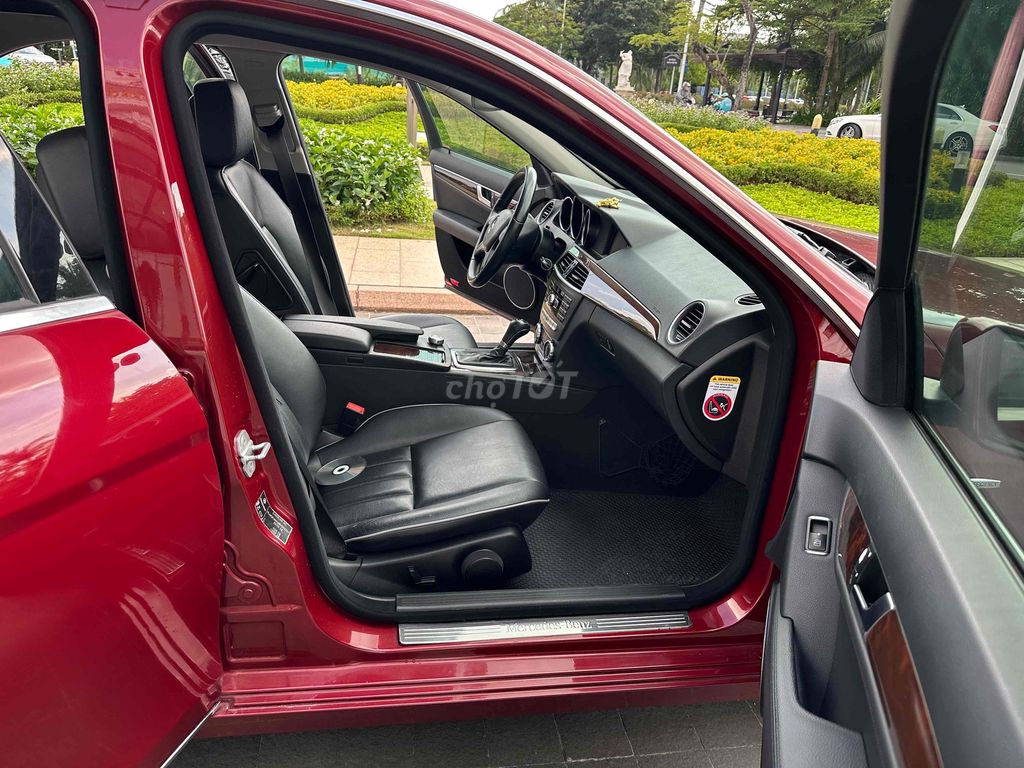 BÁN MER C250 2011 CHẤT LƯỢNG CAO ***. Mua bán Ô tô tại Quận Long Biên Hà Nội được đăng bởi Em Minh hình 8