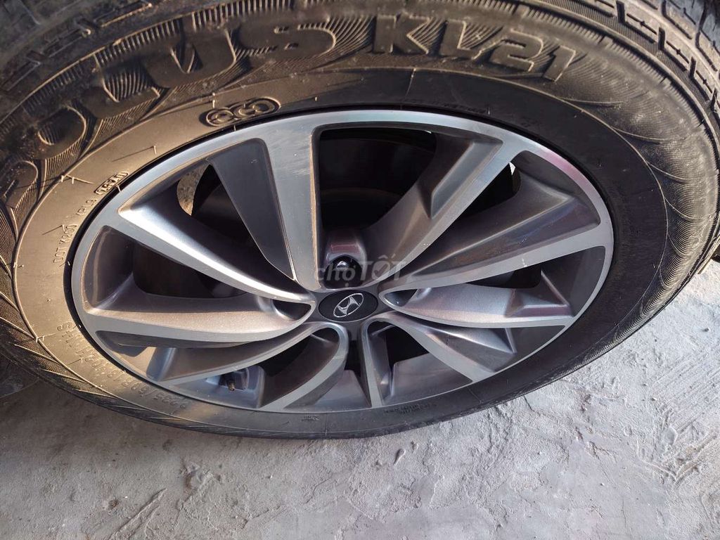 Santafe 2.2L tiêu chuẩn. Mua bán Ô tô tại Thành phố Long Xuyên An Giang được đăng bởi hura hình 5