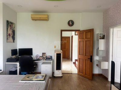Villa 180 m² · 5 bed · Khu dân cư Nam Long