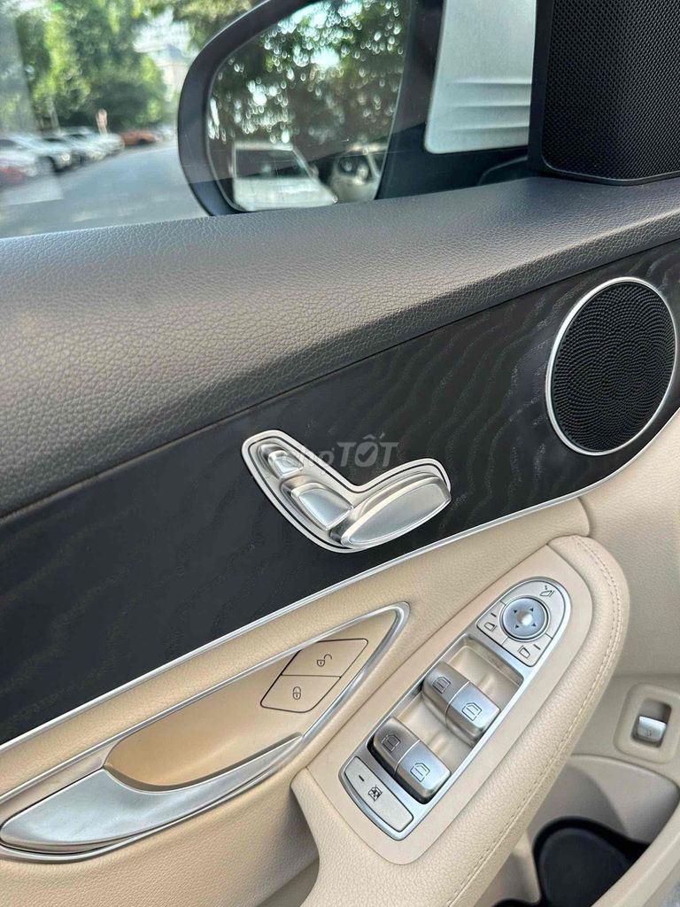Mercedes-Benz C200 2016 Trắng 90000 km. Mua bán Ô tô tại Quận Cầu Giấy Hà Nội được đăng bởi Cao Quý hình 19