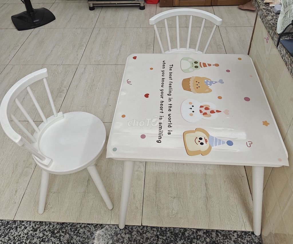 Bộ bàn ghế trẻ em Gỗ Trắng Còn mới. Mua bán Mẹ và bé tại Quận Tân Bình Tp Hồ Chí Minh được đăng bởi Vân Anh hình 1