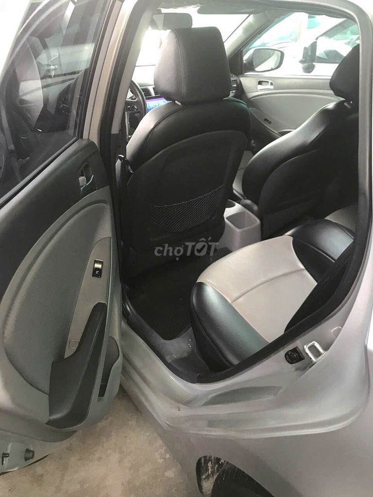 Bán Hyundai Accent 2015 Blue xe nhập AT nguyên zin