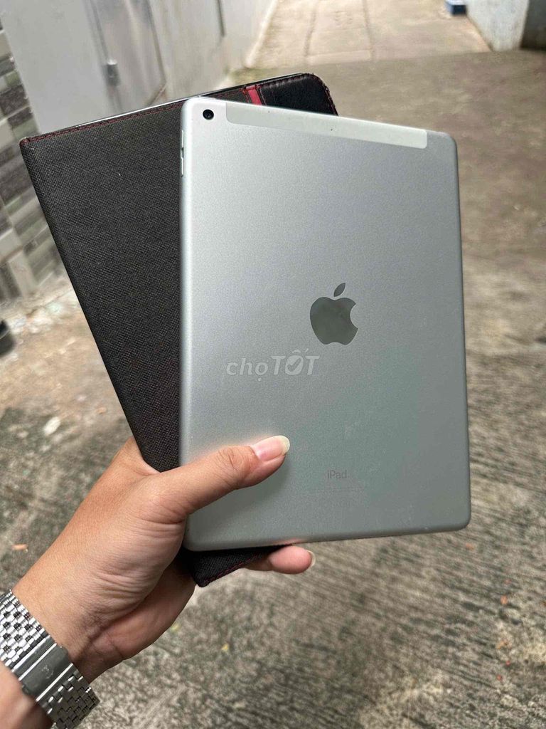 ipad gen 6 32g silver 4g wifi đep