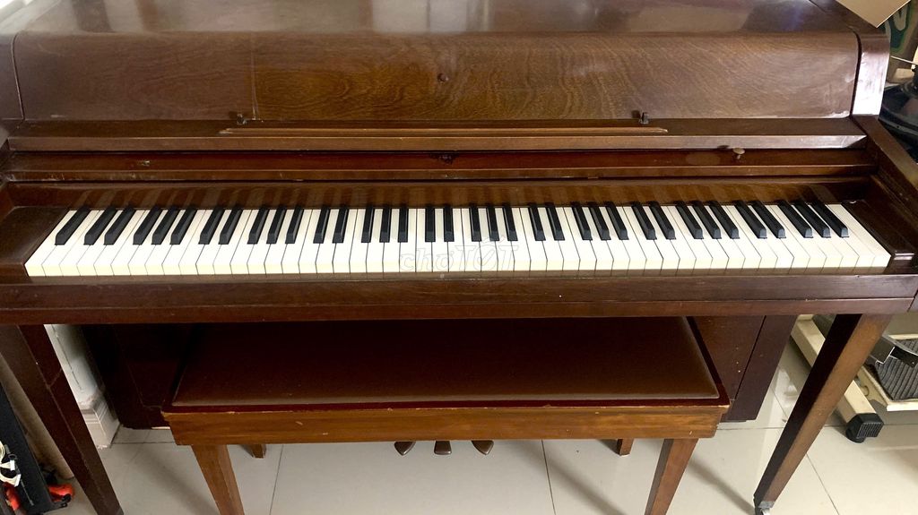 Đàn Piano cơ Steigerman tặng ghế và ống sưởi