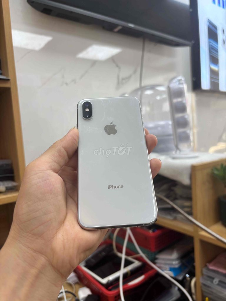 Apple iPhone XS 64GB Bạc 100%. Mua bán Điện thoại tại Quận Sơn Trà Đà Nẵng được đăng bởi Diễm Diễm hình 1