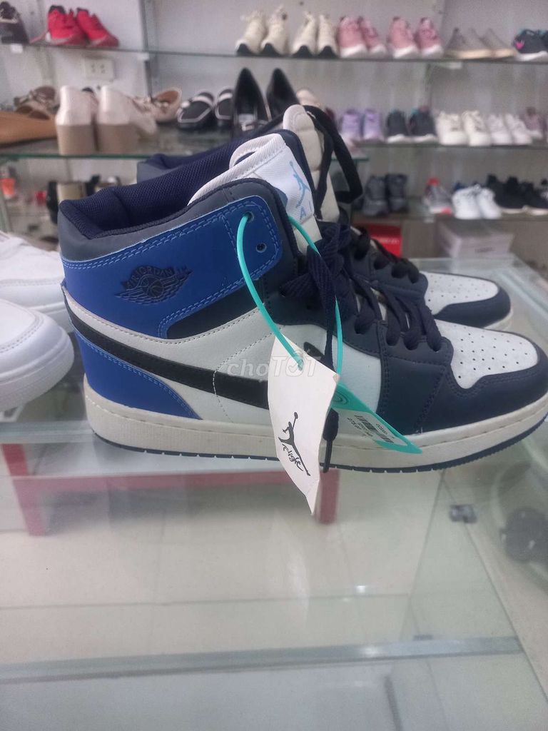 Giày thể thao Nike Nam Xanh Trắng size 40. Mua bán Giày dép tại Quận Bắc Từ Liêm Hà Nội được đăng bởi Duy hình 1