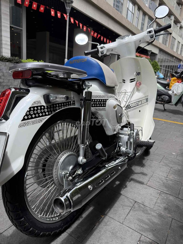 bán lại xe cub sumotor 98% màu trắng. Mua bán Xe máy tại Quận 4 Tp Hồ Chí Minh được đăng bởi Silsil hình 3