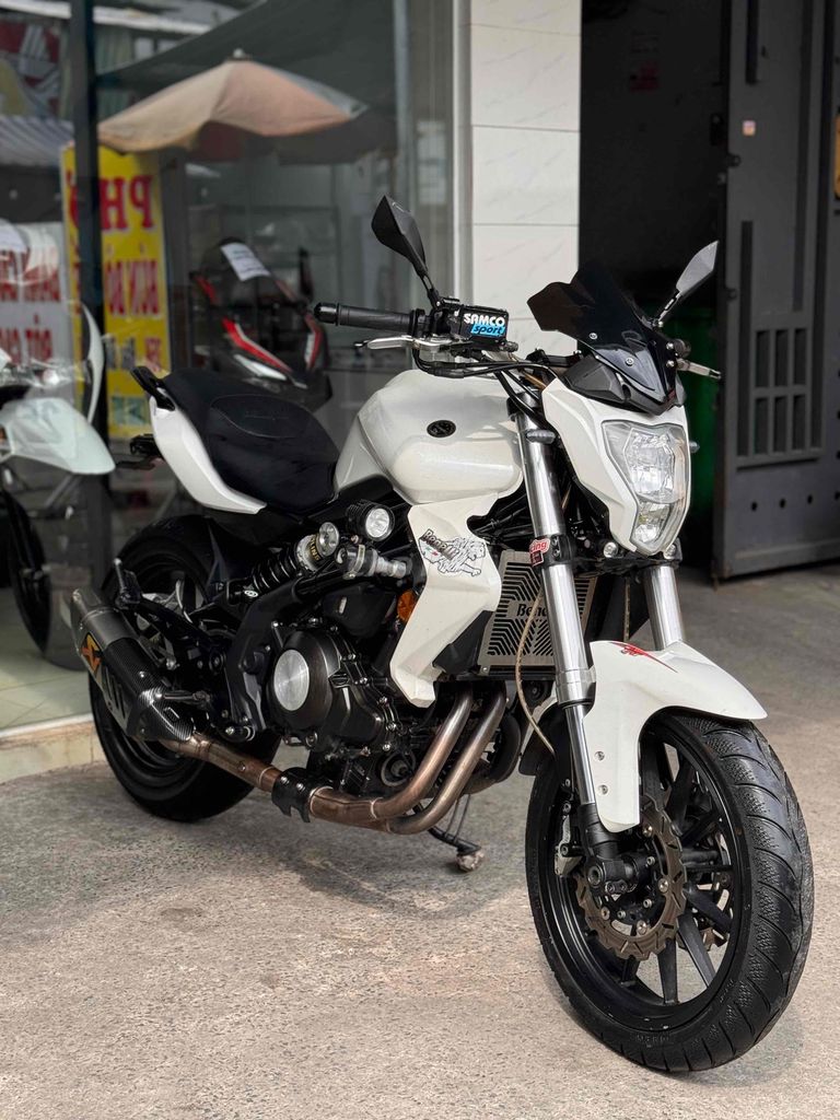 Benelli BN302 Trắng 35000 km. Mua bán Xe máy tại Quận Bình Tân Tp Hồ Chí Minh được đăng bởi Việt Motor Bình Tân hình 2