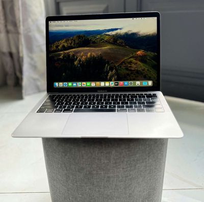 Macbook Air 13" Retina 2019 i5/8G/256G. Mua bán Laptop tại Quận Gò Vấp Tp Hồ Chí Minh được đăng bởi Hitech Store 