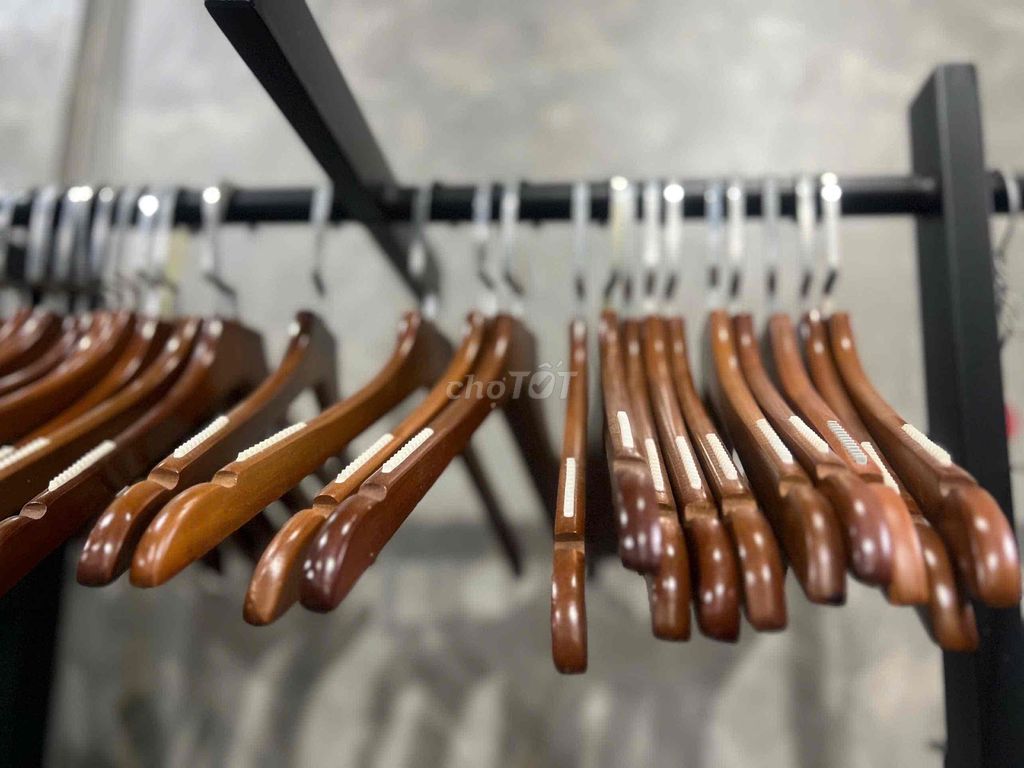 Móc treo quần áo Gỗ Nâu. Mua bán Nội thất, đồ gia dụng khác tại Thành phố Tân An Long An được đăng bởi Huỳnh Thị Ngọc Quí hình 1