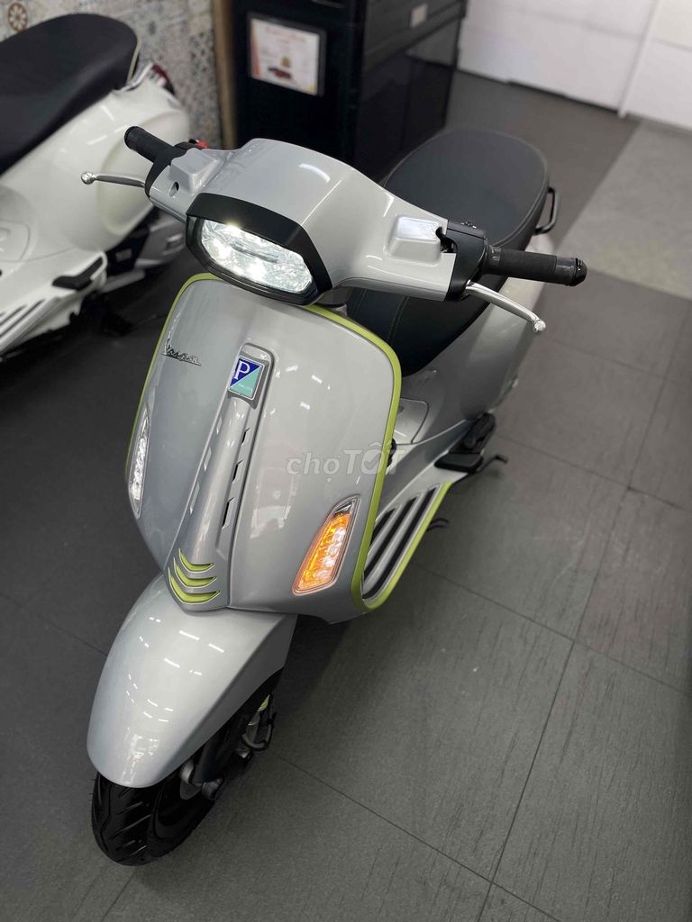 Скутер Piaggio Vespa Sprint TFT 2025, серебристый, 7000 км