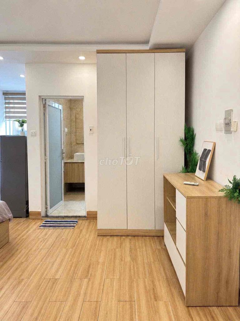 PHÒNG STUDIO RỘNG VÀ THOÁNG GẦN Q1