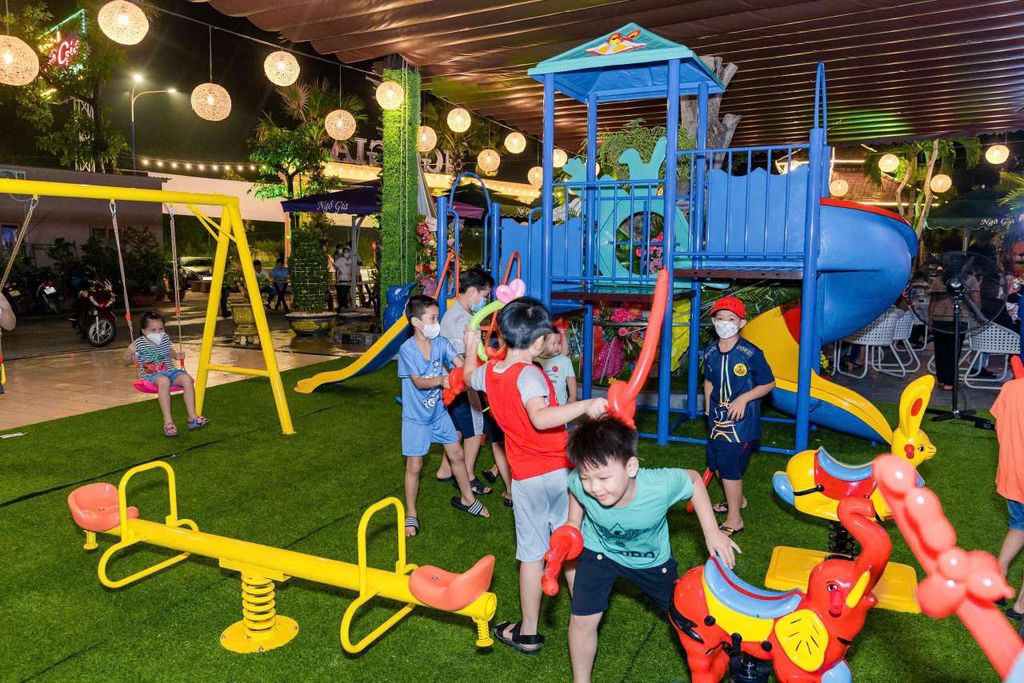Bộ khu vui chơi trẻ em giá 36tr (mua mới 96tr)