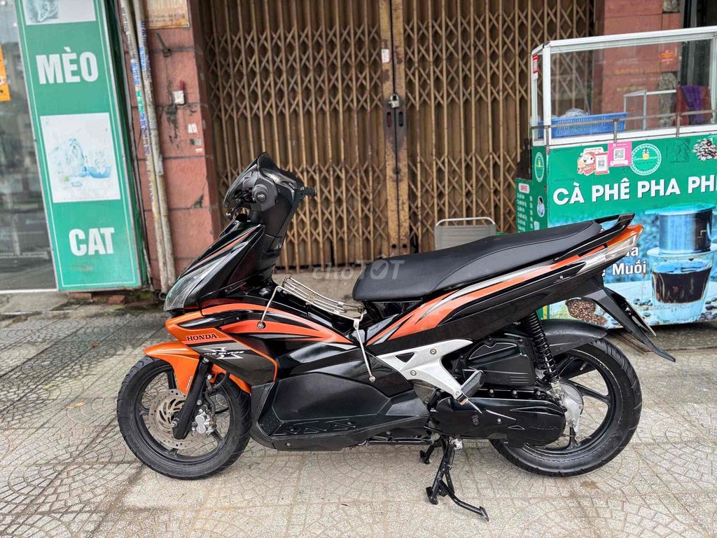 Honda Air Blade 2010 2 đèn Đen cam. Mua bán Xe máy tại Quận Liên Chiểu Đà Nẵng được đăng bởi quang chuyên hình 4