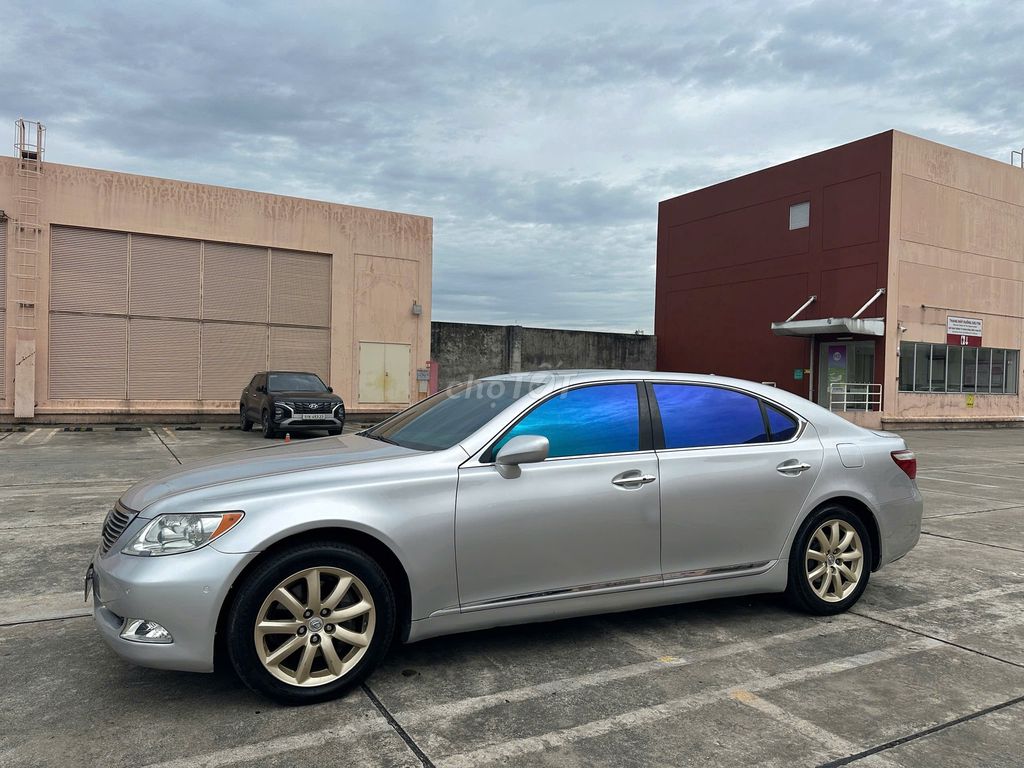 Lexus LS 20***9 km. Mua bán Ô tô tại Quận Tân Phú Tp Hồ Chí Minh được đăng bởi sin hình 5