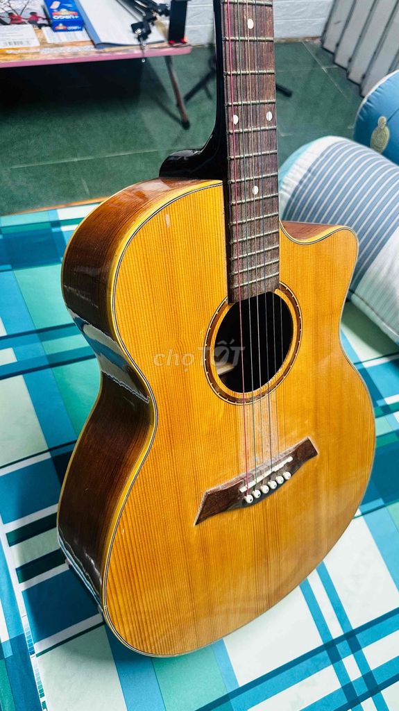 Đàn guitar gỗ hồng đào. Mua bán Nhạc cụ tại Thành phố Vũng Tàu Bà Rịa - Vũng Tàu được đăng bởi Nguyễn Trường Xuân hình 1