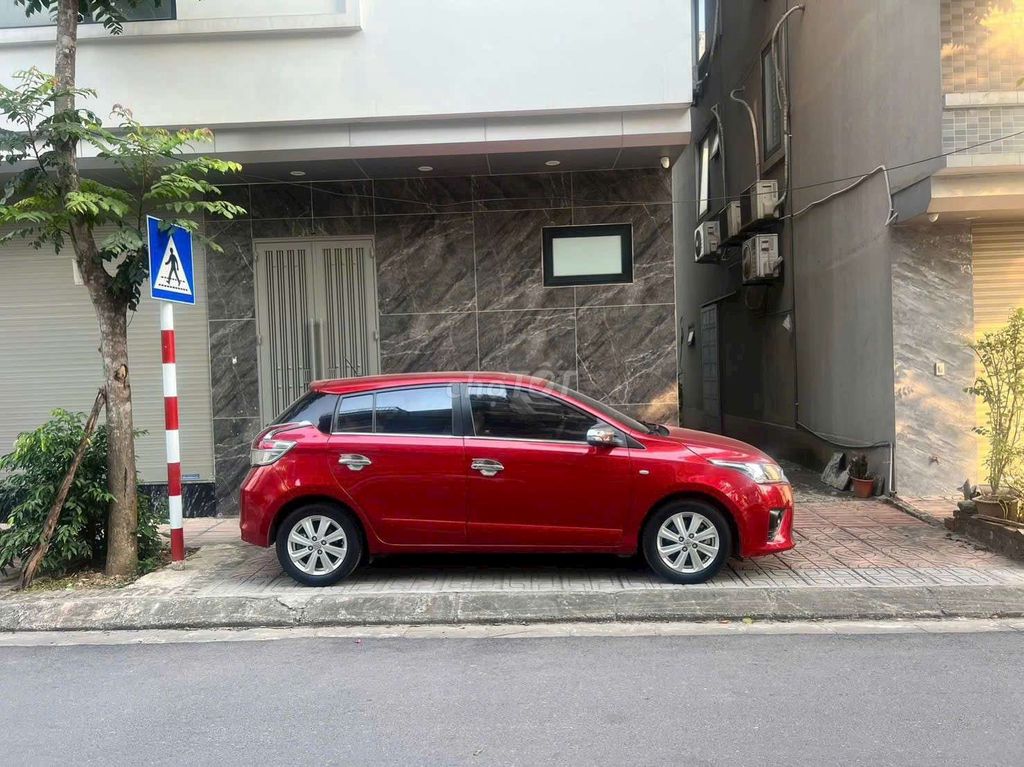 Toyota Yaris Đỏ 5 chỗ. Mua bán Ô tô tại Quận Long Biên Hà Nội được đăng bởi Ngô hùng hình 10