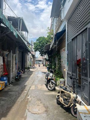 Nhà diện tích to, giá rẻ, Chợ Hiệp Thành. Hồ Sơ Kê Khai riêng.
