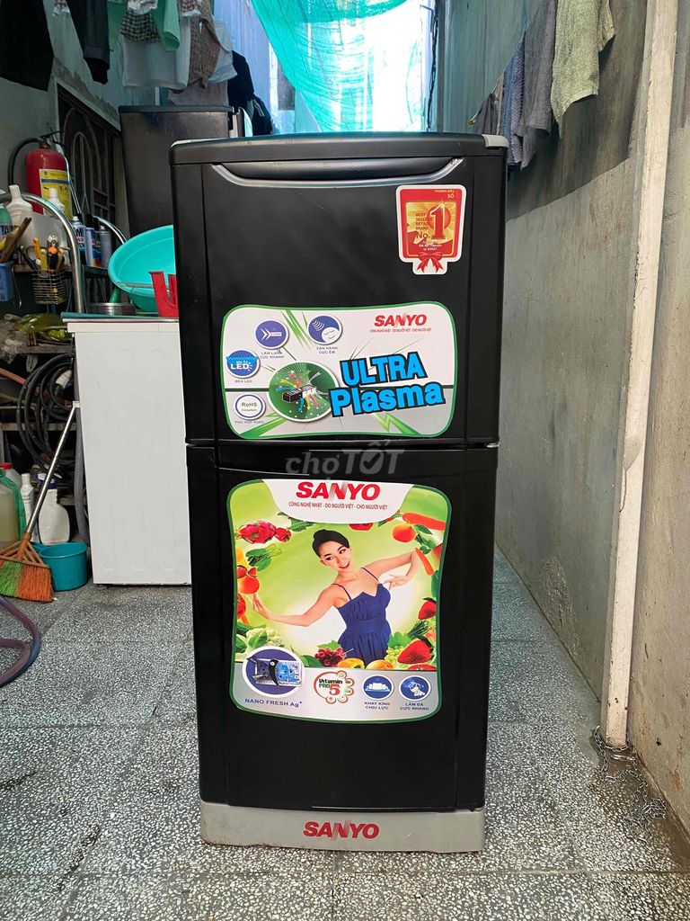 Tủ lạnh Sanyo 110L máy zin ko đóng tuyết bh 6 th. Mua bán Tủ lạnh tại Quận 7 Tp Hồ Chí Minh được đăng bởi Cương hình 1