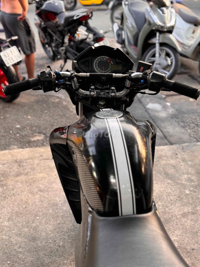 Cần bán Honda RR150 2014 Biển SG 9 chủ kya giấy. Mua bán Xe máy tại Quận Bình Tân Tp Hồ Chí Minh được đăng bởi Việt Motor Bình Tân hình 7