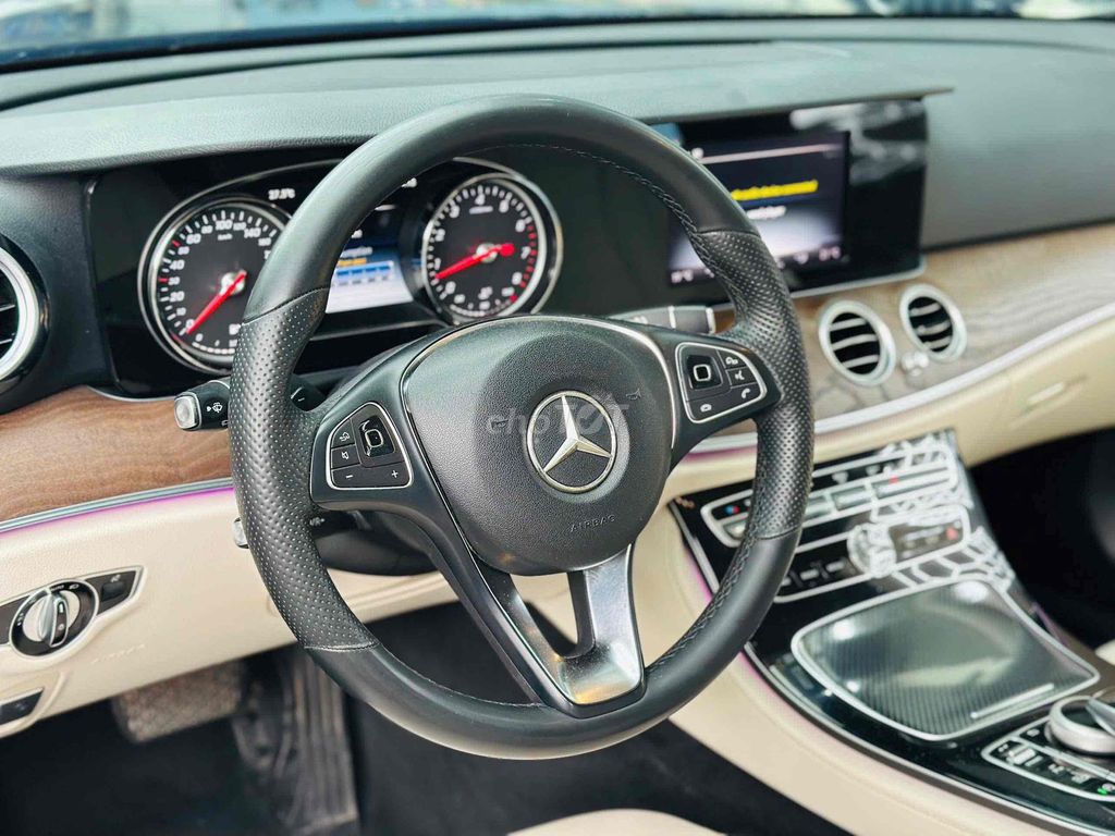 Mercedes Benz E200 Model 2017. Mua bán Ô tô tại Quận 8 Tp Hồ Chí Minh được đăng bởi Hồng Phúc hình 10