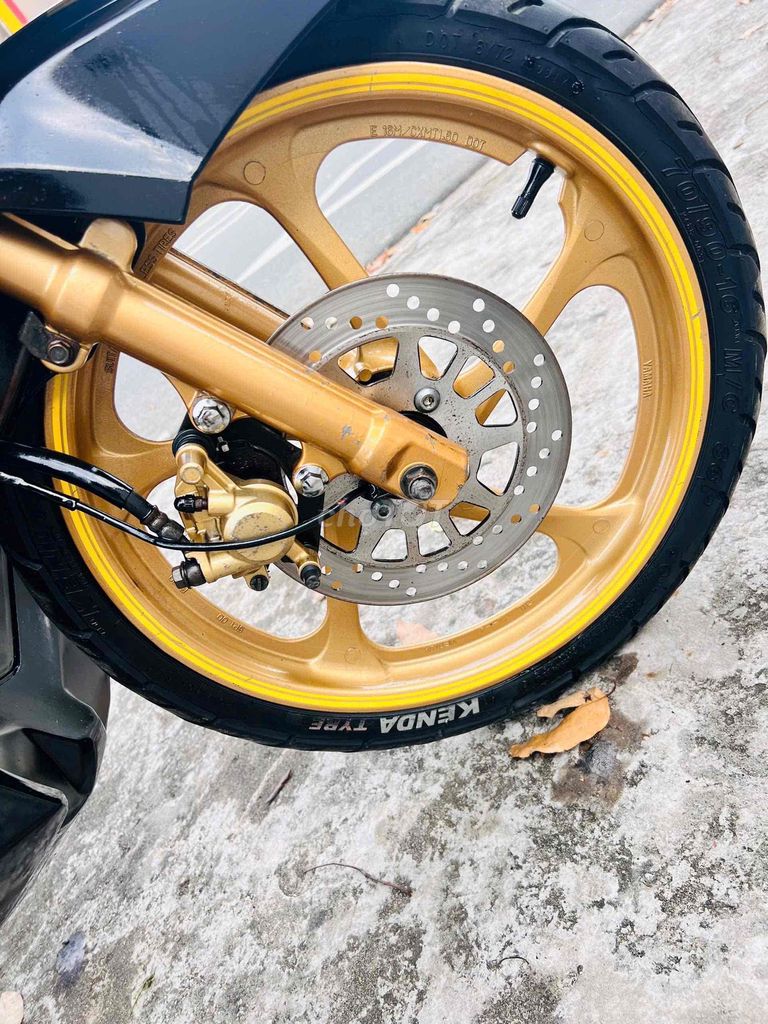 Yamaha Nouvo 4 Đen vàng. Mua bán Xe máy tại Thị xã Bến Cát Bình Dương được đăng bởi xe máy trả góp tín nghĩa  hình 2