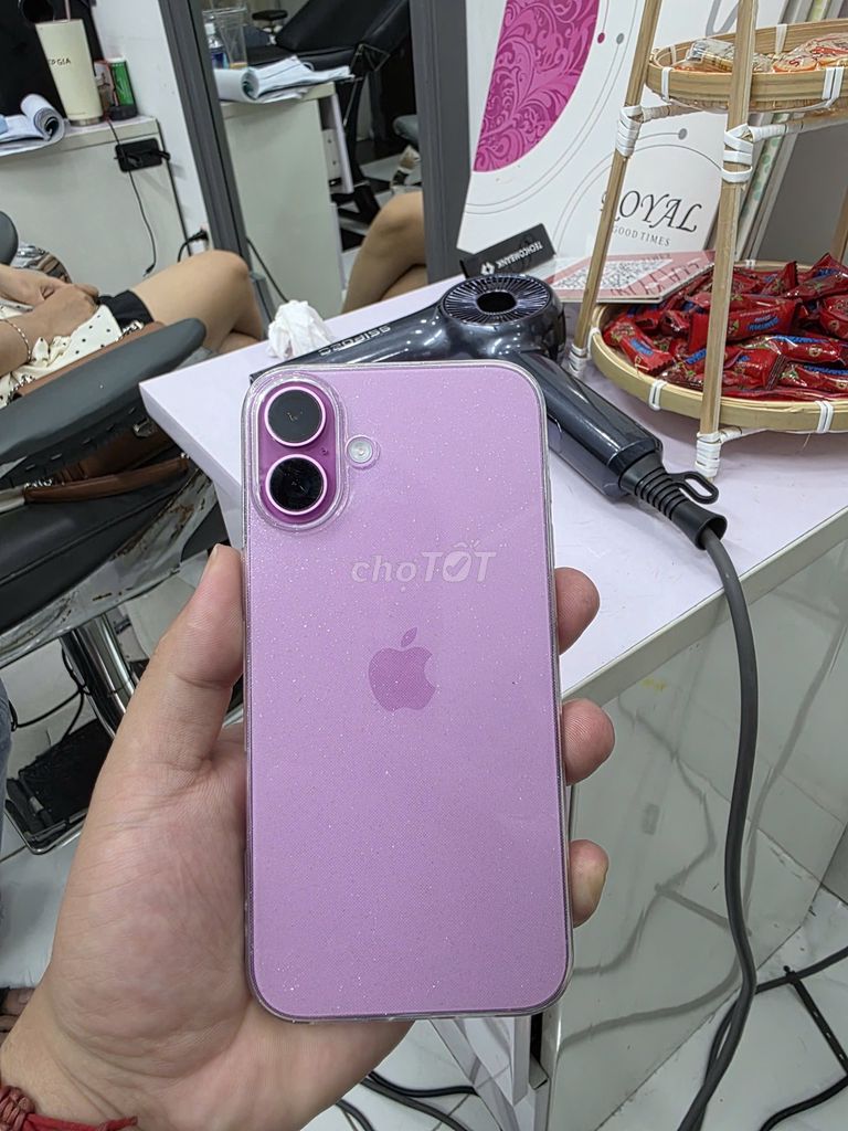 iPhone 16 Plus 128GB Tím 99%. Mua bán Điện thoại tại Quận 7 Tp Hồ Chí Minh được đăng bởi MinMin hình 1