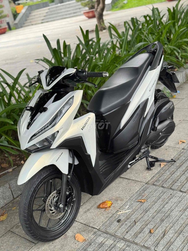 Vario 125 2022 бело-черный Индонезия гор. номер 9владельцев