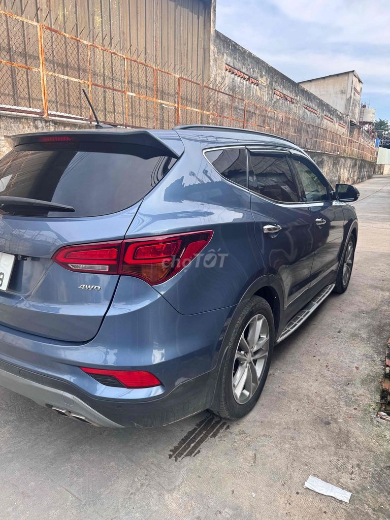 Hyundai Santa Fe 2017 2.4 AT 4 WD - 99000km. Mua bán Ô tô tại Quận Bình Tân Tp Hồ Chí Minh được đăng bởi thành tâm  hình 4