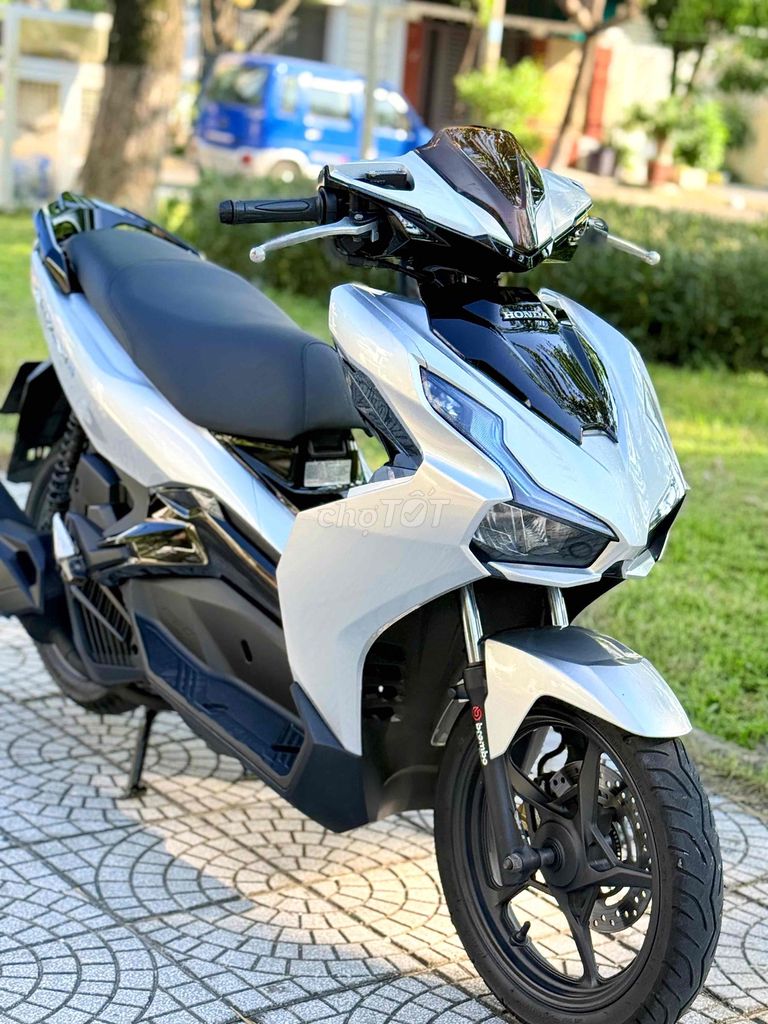 Honda Air Blade 150 ABS, серебристый, Вьетнам