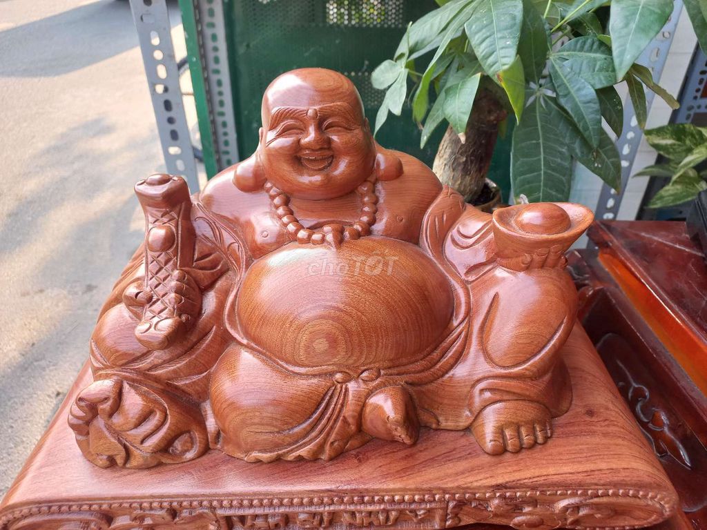 Tượng Phật Di Lặc Ngồi Đế cuốn thư vạn sự như ý. Mua bán Đồ sưu tầm, đồ cổ tại Quận 12 Tp Hồ Chí Minh được đăng bởi Đồ Gỗ Quí Hằng hình 1