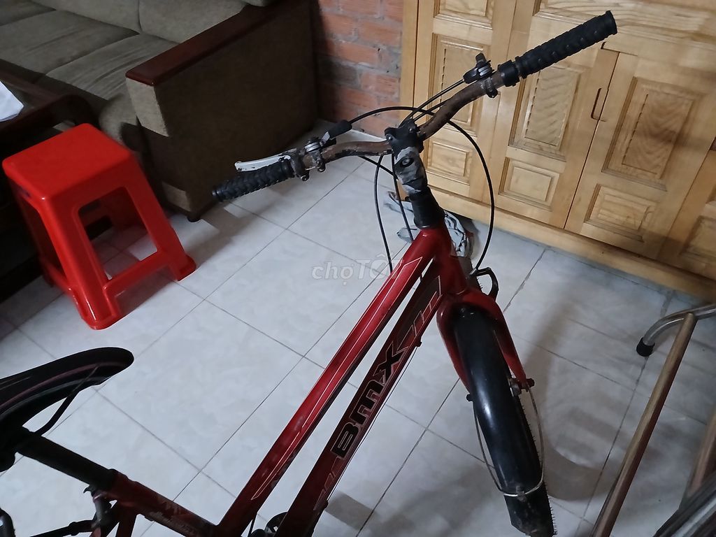 Xe đập phổ thông màu đỏ. Mua bán Xe đạp tại Huyện Cần Giuộc Long An được đăng bởi Trinh Nguyen hình 4