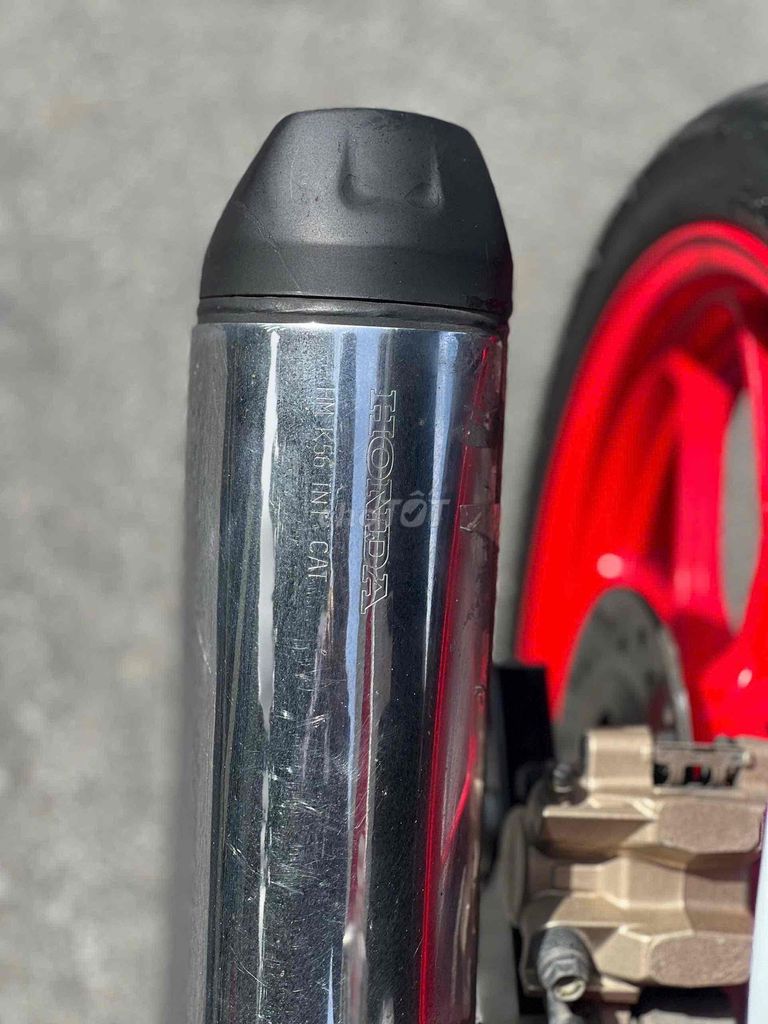 Honda Sonic 150 2019 Trắng Đỏ 18000 km. Mua bán Xe máy tại Quận 11 Tp Hồ Chí Minh được đăng bởi Hưng Từ hình 3