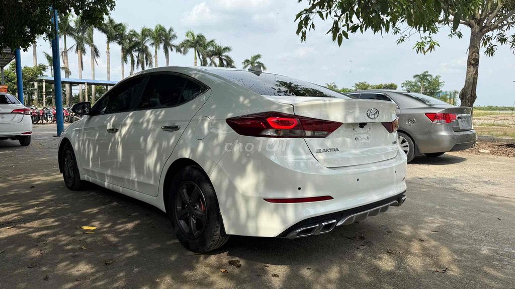 Hyundai Elantra 2019 1.6MT - 60000 km hỗ trợ bank. Mua bán Ô tô tại Huyện An Lão Hải Phòng được đăng bởi anh hình 6