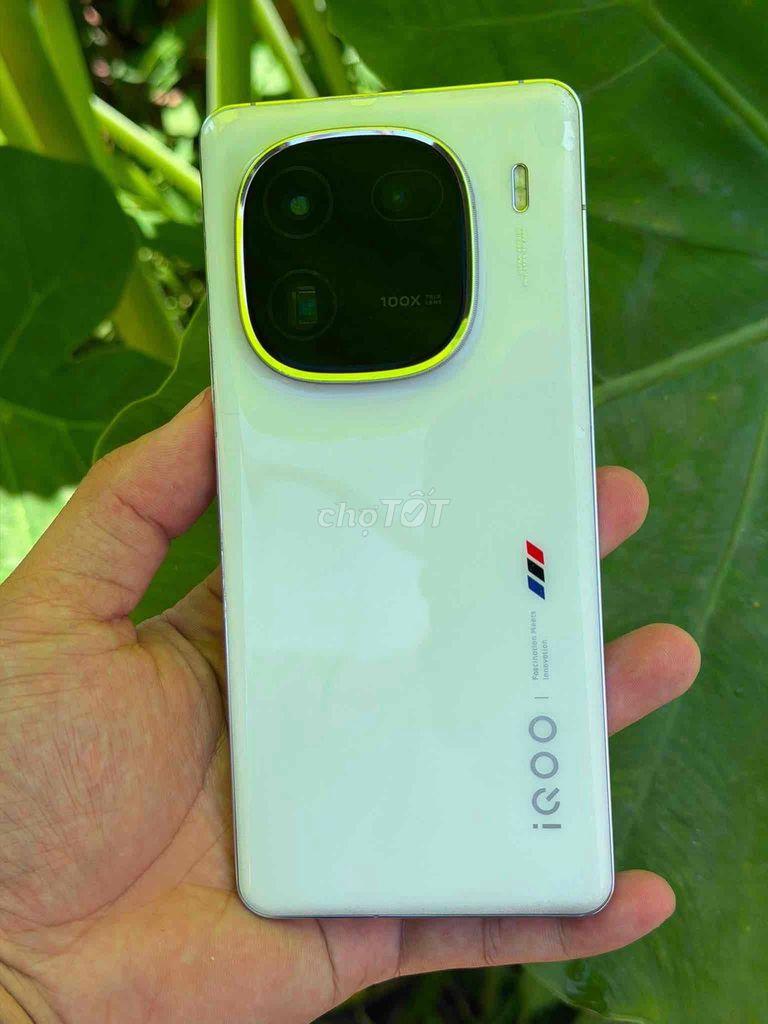 IQOO 12 256GB Trắng Snap 8 gen 3. Mua bán Điện thoại tại Thành phố Buôn Ma Thuột Đắk Lắk được đăng bởi Xuân Tr hình 1