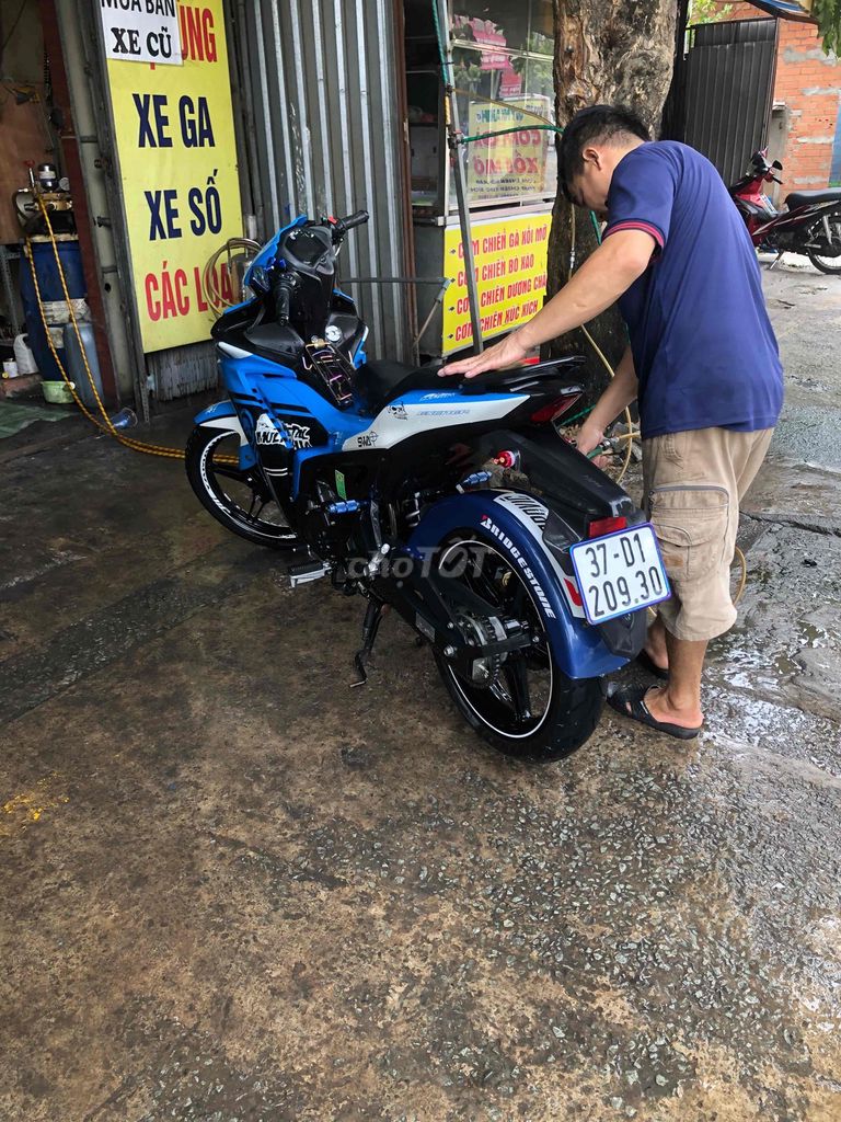 Không có tiền trị bệnh nên cần bán gấp xe máy. Mua bán Xe máy tại Thị xã Hoàng Mai Nghệ An được đăng bởi Ngân Dần hình 2