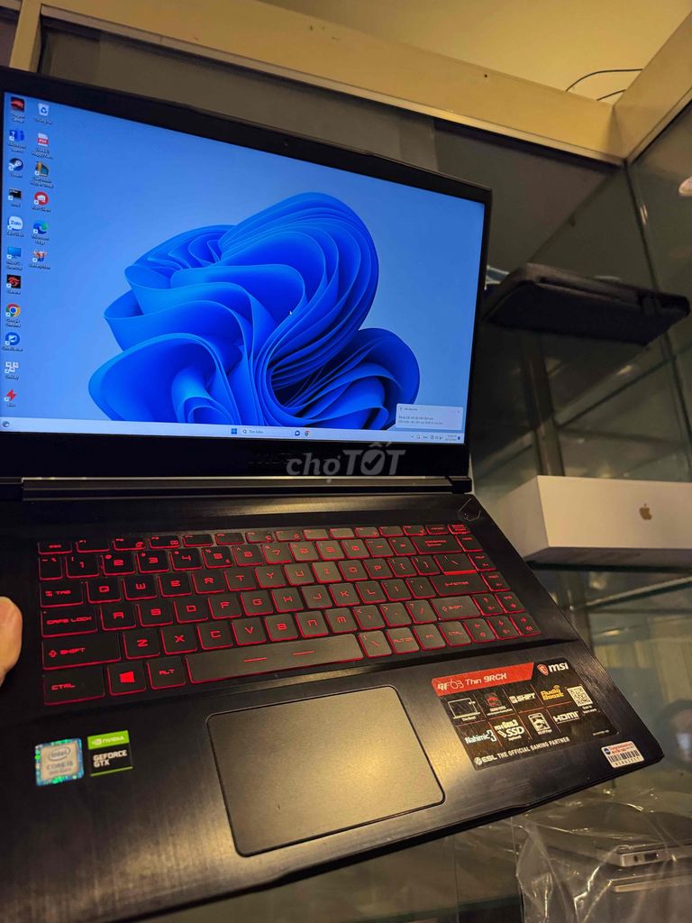 Thang lý laptop gaming msi