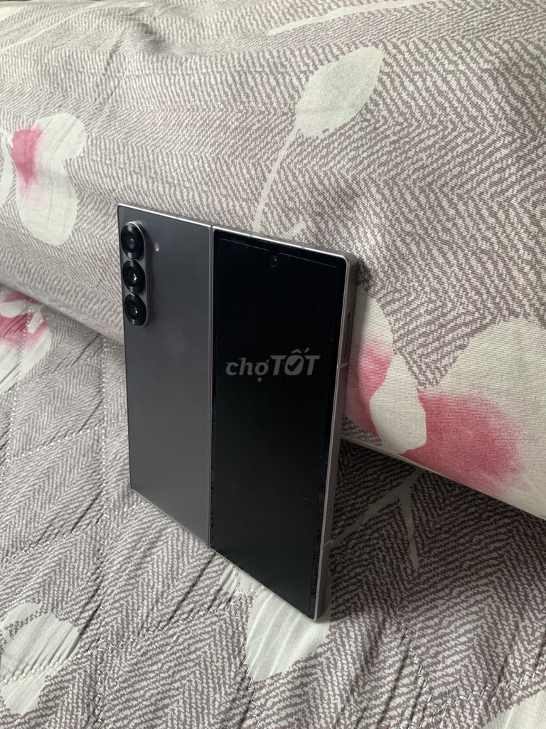 Samsung Z FOLD 6 256GB Xám Korea. Mua bán Điện thoại tại Quận Hà Đông Hà Nội được đăng bởi Hòa Tiến Đặng hình 1