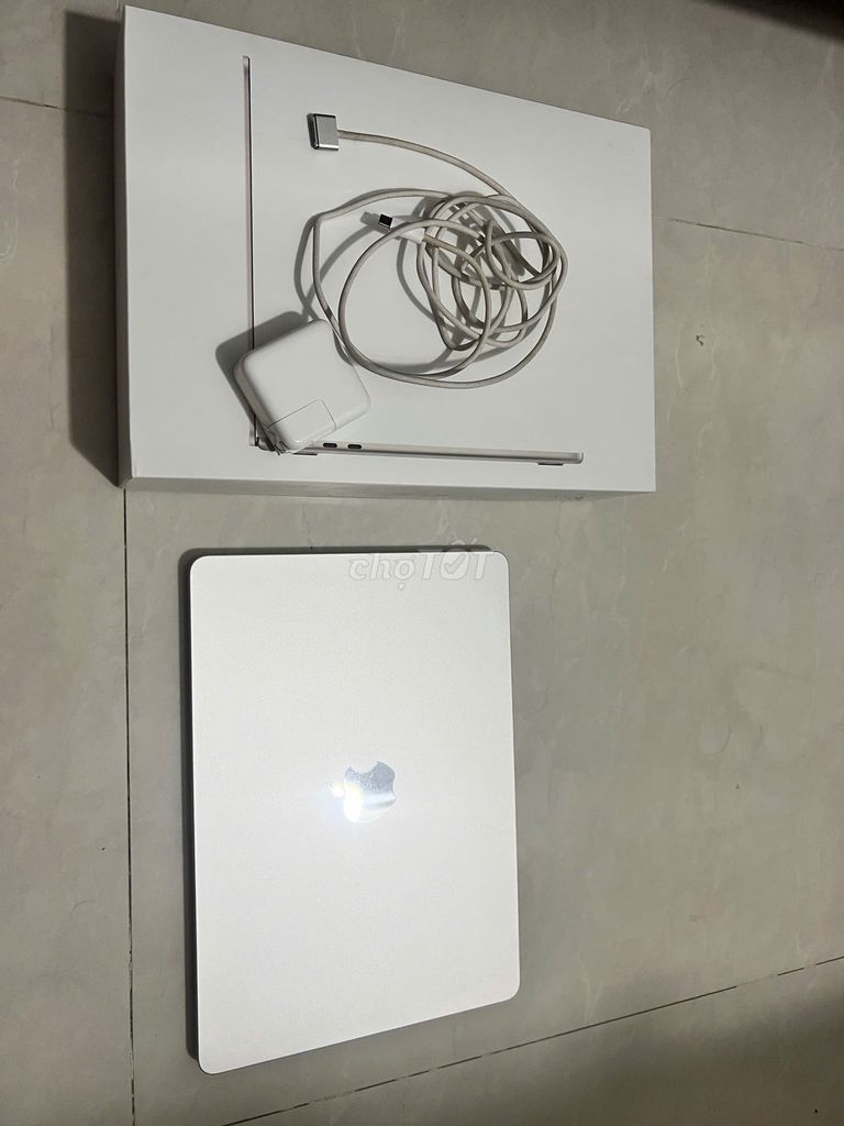 Apple Macbook Air M2 13.6 inch 8GB/256GB. Mua bán Laptop tại Thành phố Thủ Đức Tp Hồ Chí Minh được đăng bởi Dương Hồng Hải hình 1