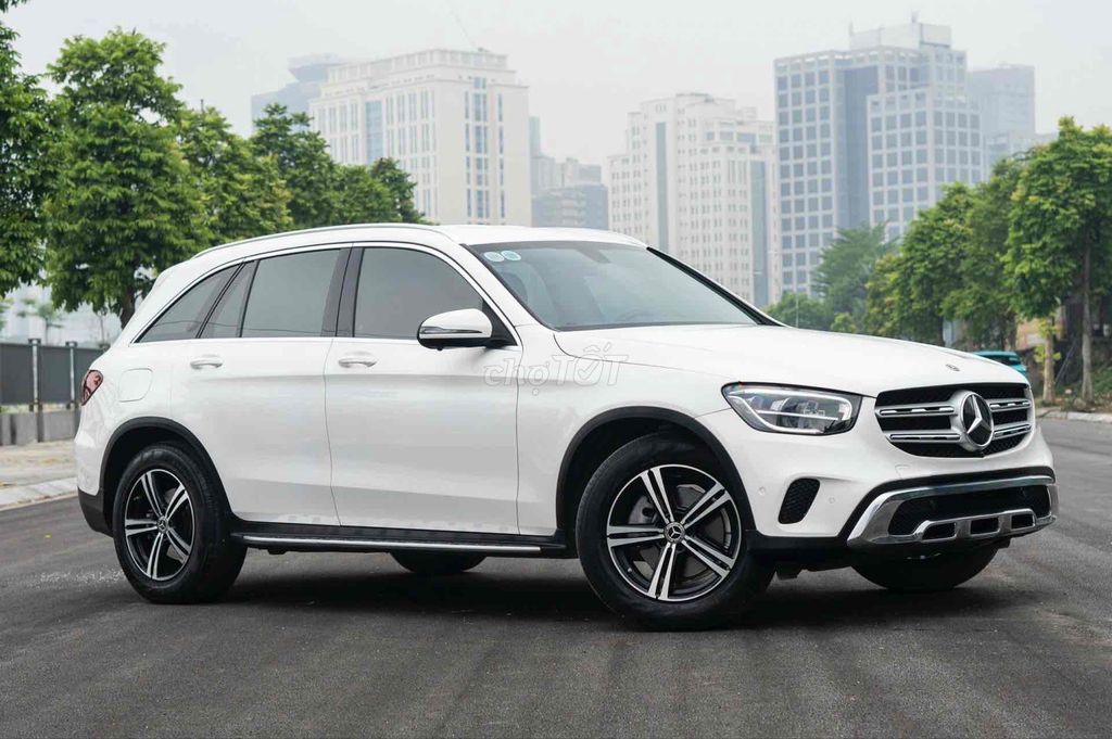 Mercedes GLC200 Model 2022 giá tốt