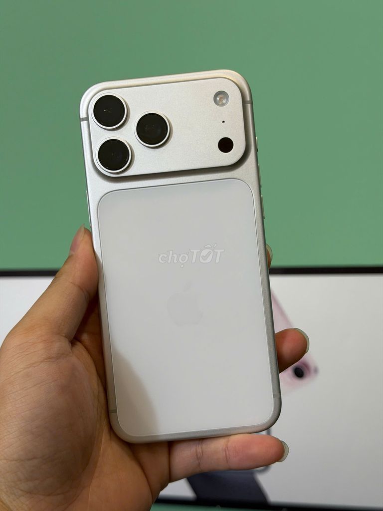 💖iphone 17 pro max qte thay màn oled bị mực nhỏ . Mua bán Điện thoại tại Quận Thanh Xuân Hà Nội được đăng bởi Thành Vũ Mobile hình 1